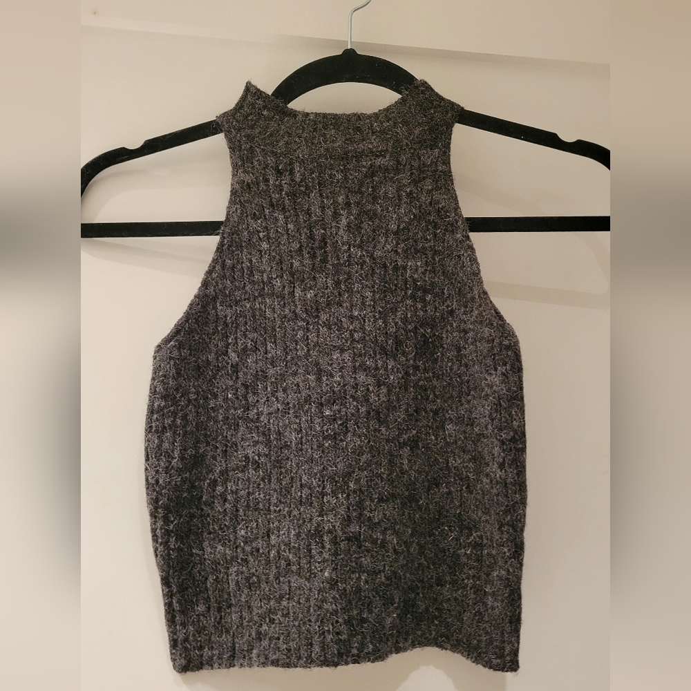 Gray Sleeveless Knit Top